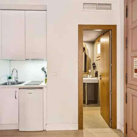 Limehome Calle Pozanco - Center 科爾多瓦